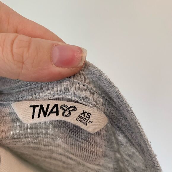 𝅺aritzia TNA Graphic Long Sleeve Top - Picture 3 of 3